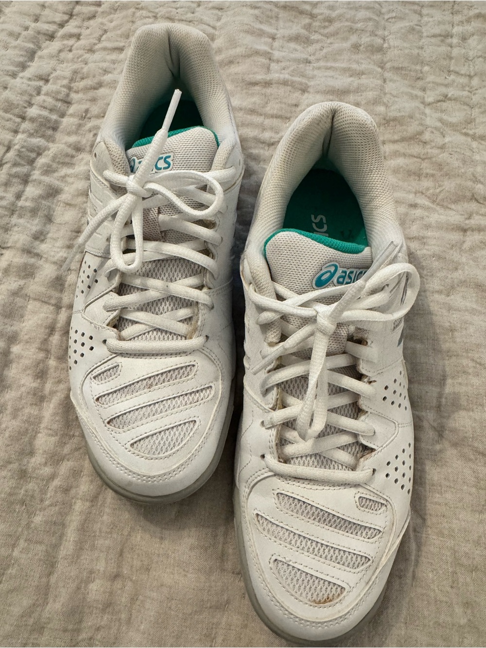 Asics White Athletic Court/Tennis Shoes with Teal Inner Accents